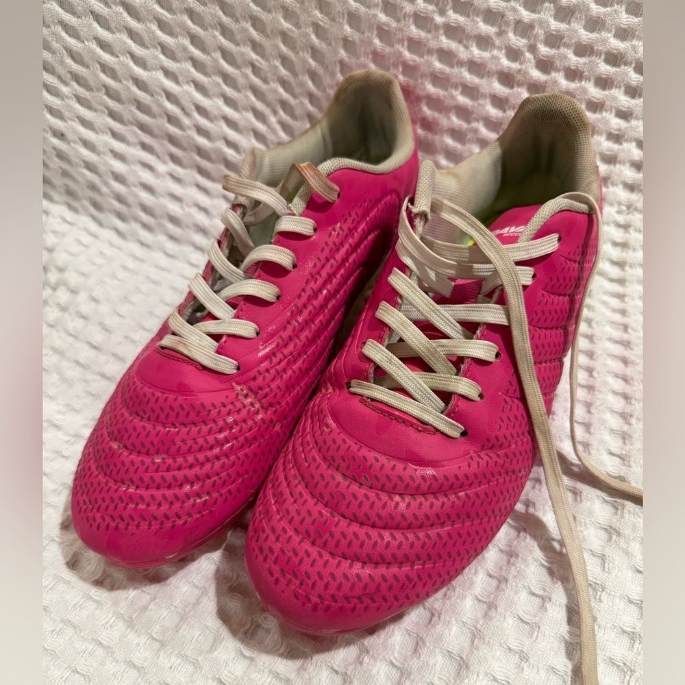 Brava 4 Breakaway Pink Soccer Cleats 9B
